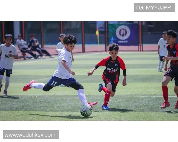 对话刘娜：回顾她的足球生涯与成长历程的精彩瞬间